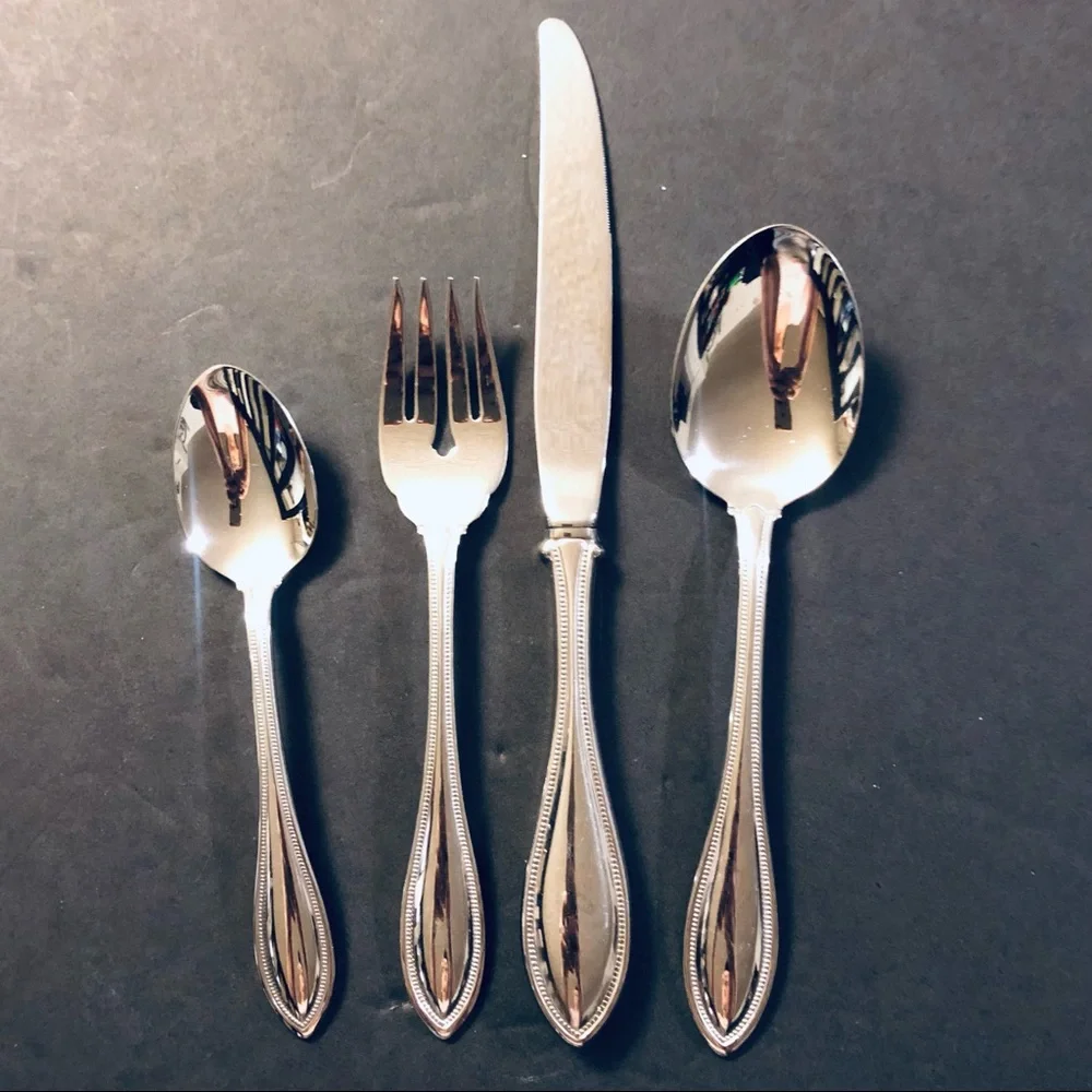 Oneida USA Set of 4 Silverware Arbor